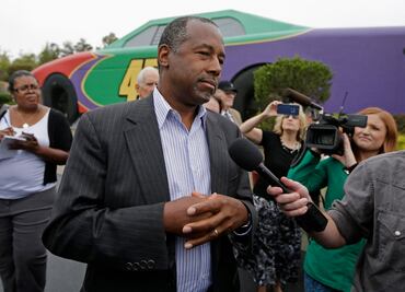 Republicano Carson respalda uso de bandera confederada