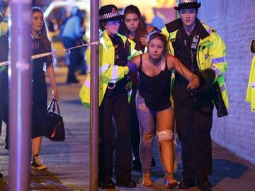 "Fue una gran explosión. Lo sentí en el pecho", dice testigo tras concierto de Ariana Grande