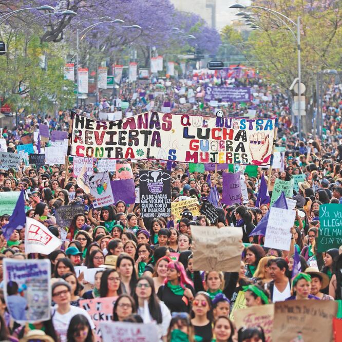 Cientos de mujeres se manifestaron en la capital del país para exigir que se termine con la violencia hacia el sector. Foto: Nadya Murillo/EL UNIVERSAL