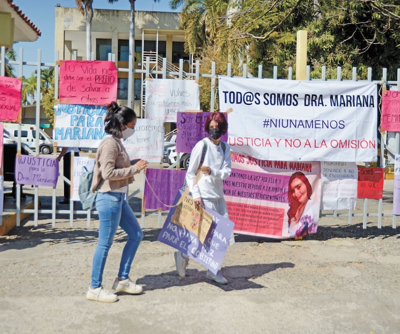 Desde el deceso de la joven egresada de Medicina, no han parado las marchas de protesta contra la Secretaría de Salud y la Unach. Foto: ESPECIAL