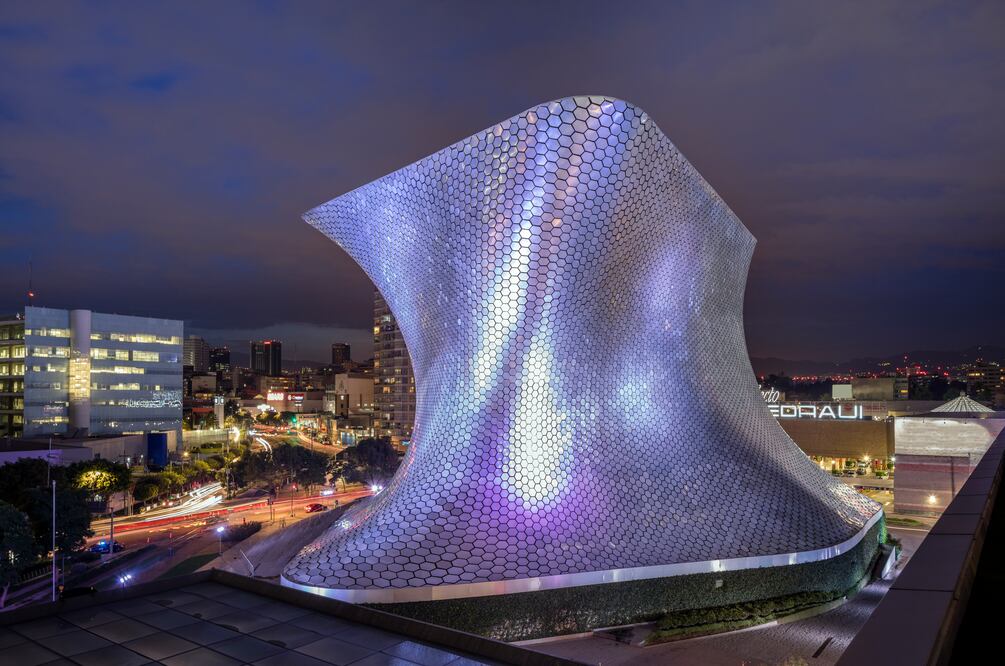 Museo Soumaya. La obra es de Fernando Romero, con la asesoría del arquitecto canadiense Frank Gehry. (Foto: Istock)