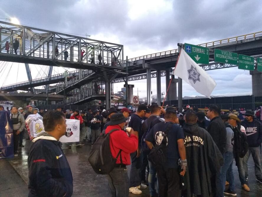  Por un momento se pensó que habían logrado un acuerdo con el secretario Durazo. FOTO: Manuel Espino