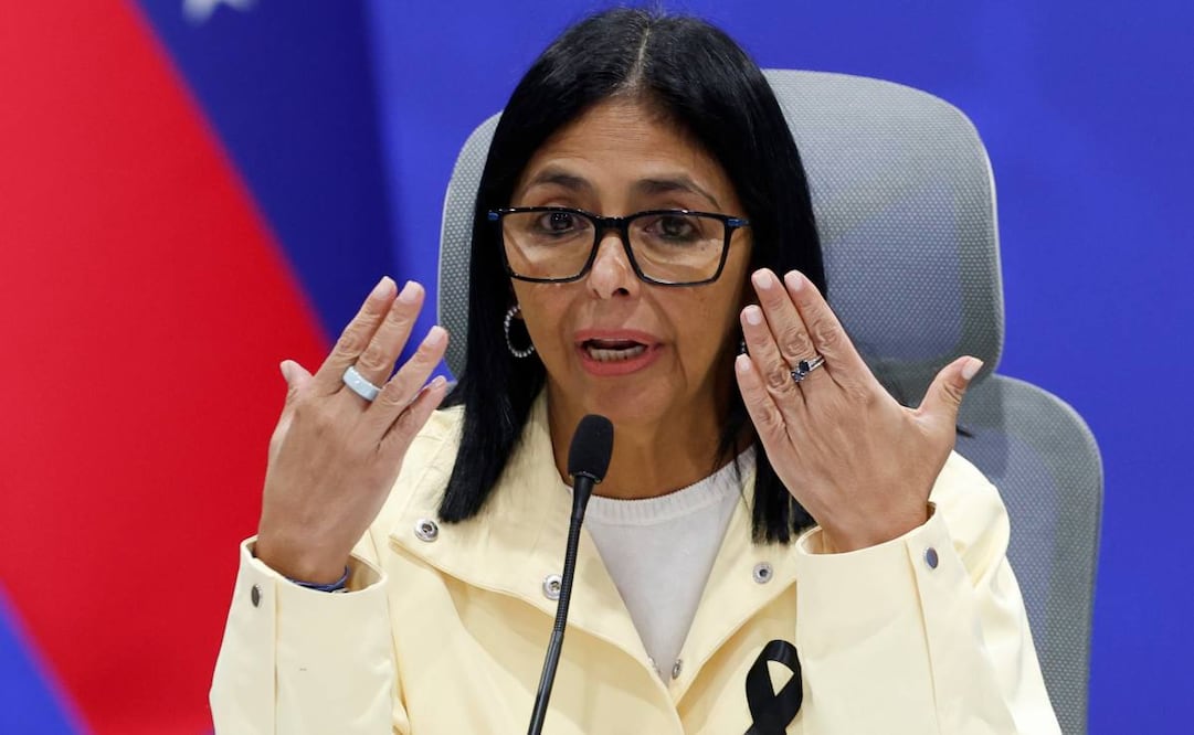 La presidenta encargada de Venezuela, Delcy Rodríguez, habla en una conferencia de prensa sobre la respuesta del gobierno ante los sismos consecutivos, en Caracas, Venezuela, el jueves 2 de julio de 2026. Foto: AP
