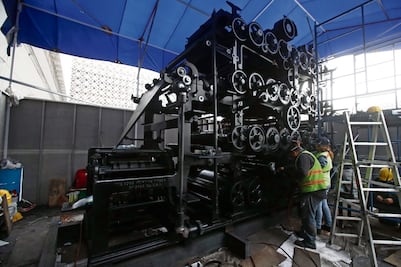 Restauran rotativa insignia del patio de San Lázaro