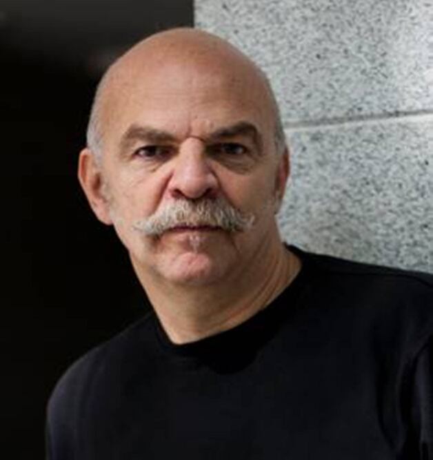 Un hombre se derrumba