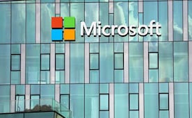 Microsoft registra aumento de emisiones y consumo de agua tras expansión de la IA; acelera huella ambiental