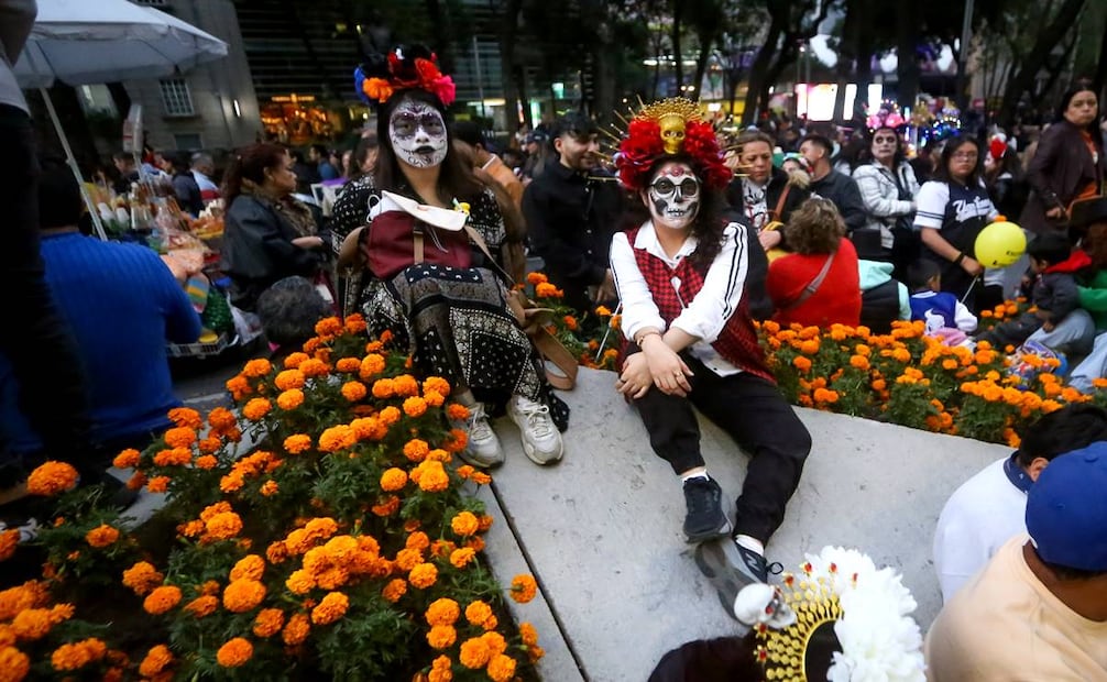 Si hoy es posible para cualquier visitante de Reforma formar parte de experiencias como los desfiles de catrinas, alebrijes o zombis, se debe a la remodelación que concluyó en 2006. Foto: Luis Camacho/EL UNIVERSAL.