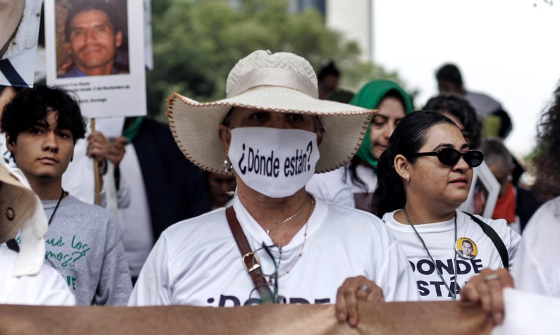 Colectivos de madres buscadoras marchan en la Ciudad de México, antes realizaron acto ecuménico en el Monumento a la Madre, el 10 de mayo de 2025. Foto: Yaretzy M. Osnaya/EL UNIVERSAL