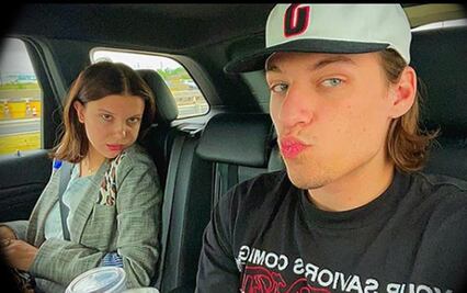 Millie Bobby Brown "confirma" en fotos relación con hijo de Bon Jovi