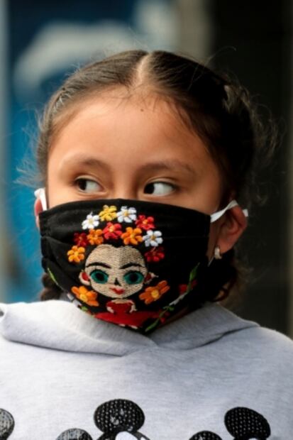 Las 26 formas diferentes de llevar cubrebocas en México