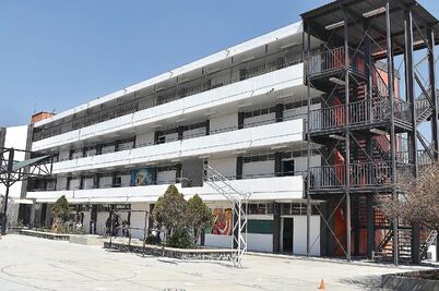 Rehabilitan 44 escuelas de educación básica 