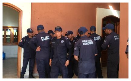 Policías de Oaxaca en paro por falta de aguinaldos