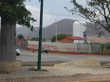 Vandalizan instalaciones de Coca-Cola en Chiapas