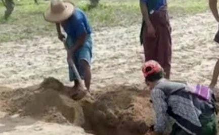 Torturados hasta la muerte: las fosas comunes que muestran los crímenes contra civiles en Myanmar