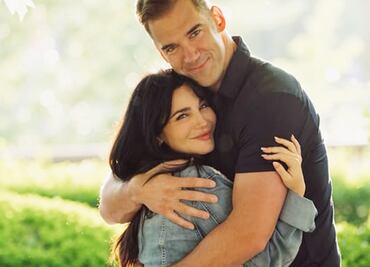 Martha Higareda y Lewis Howes anuncian que no es uno, sino dos bebés; están en la espera de gemelos