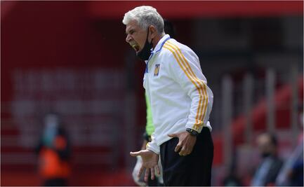 Afición de Tigres exige la salida del Tuca Ferretti