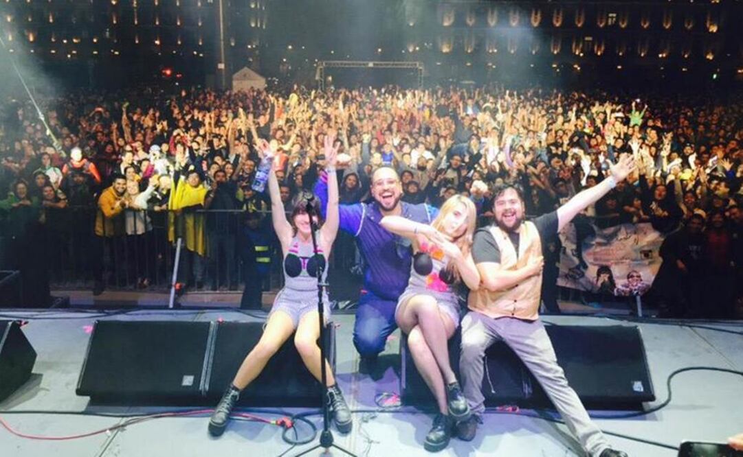 "Música", "Las propiedades del cobre", "Showtime", "Días perfectos", "Latin América", "Frogger", "Minutos al aire", fueron algunos de los temas que sonaron en el escenario Morado, en donde el público pasó un rato ameno. FOTO: Twitter/@QuieroClub