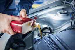 ¿Cada cuántos kilómetros hacer el cambio de aceite a tu auto?
