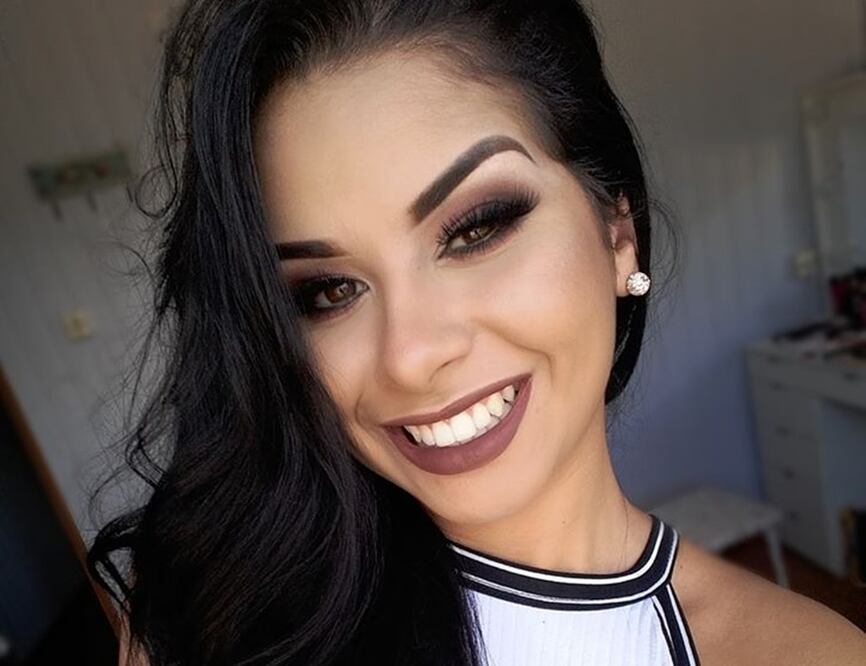 La influencer es de origen brasileño y se dedica al maquillaje profesional / Foto: Facebook Hosana De Lima