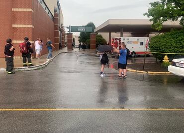 Reportan al menos 4 muertos tras tiroteo en centro comercial en Indiana