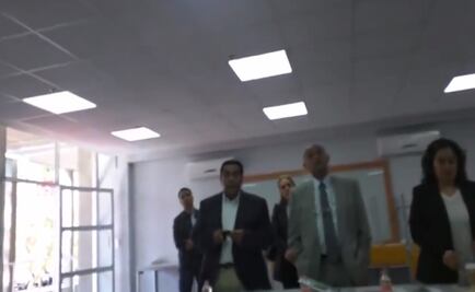 Le suspenden examen profesional por su vestimenta, denuncia