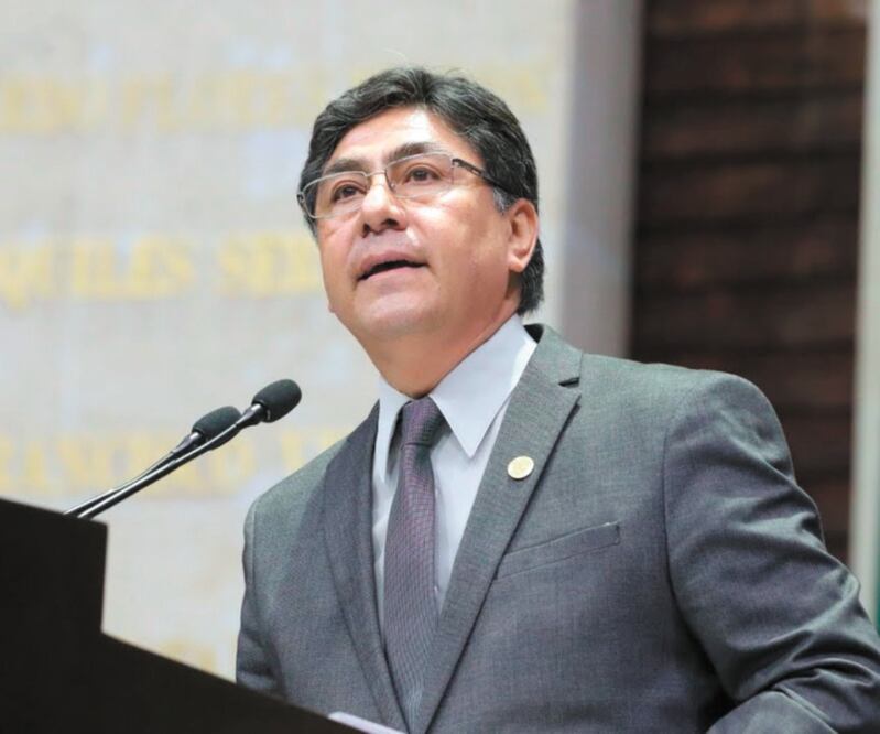 El diputado Santiago González propuso reformar el artículo 74 de la Ley Federal del Trabajo para establecer los días de descanso obligatorio. ESPECIAL