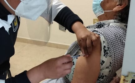 Inicia vacunación contra Covid-19 en asilos de CDMX y para adultos mayores postrados