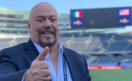 ¿Cuántos Mundiales ha narrado Enrique 'El Perro' Bermúdez?; el cronista mexicano posee un récord histórico