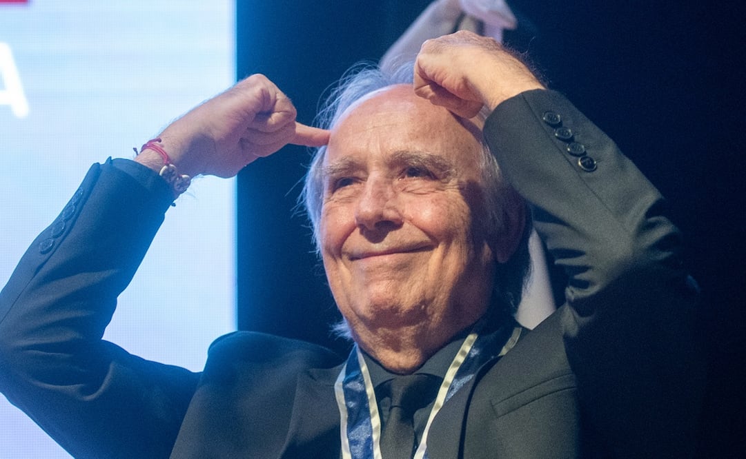 El cantautor catalán Joan Manuel Serrat en la Universidad Nacional de Cuyo, Argentina. Foto: EFE/ Ramiro Gómez.