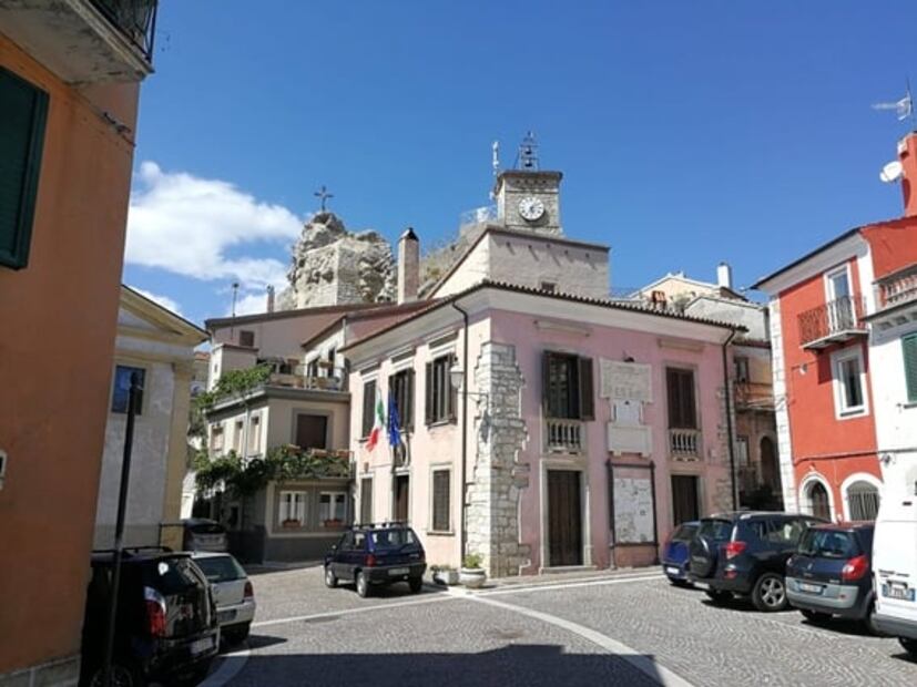 Esta región en Italia te pagaría 15 mil pesos al mes por vivir ahí, ¿te animas?