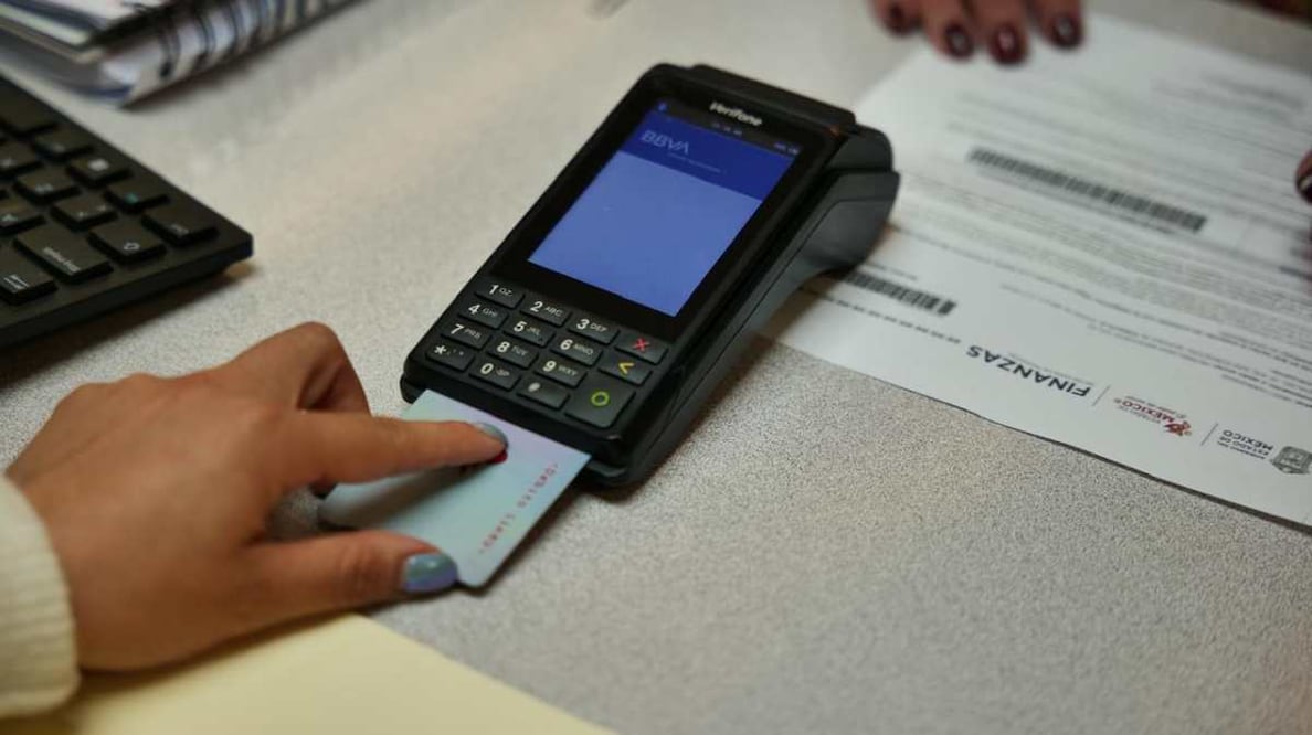 Pago de los derechos por los servicios de suministro de agua potable, drenaje, alcantarillado y recepción de aguas residuales para su tratamiento. Foto: Especial