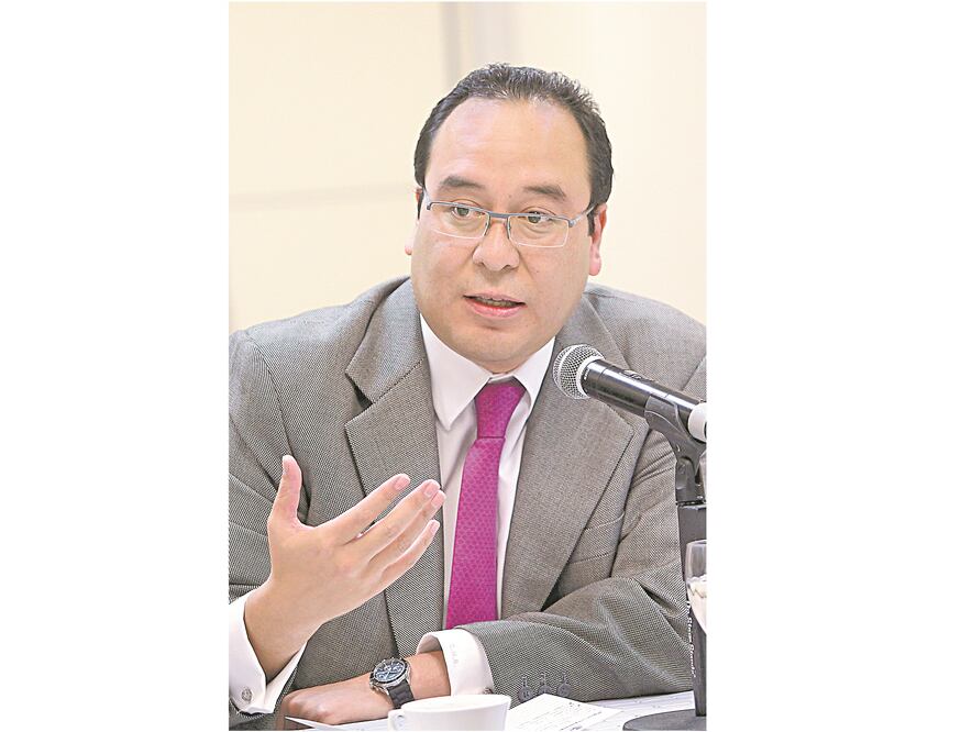 El consejero Ciro Murayama acusó una omisión legislativa. Foto: ARCHIVO EL UNIVERSAL