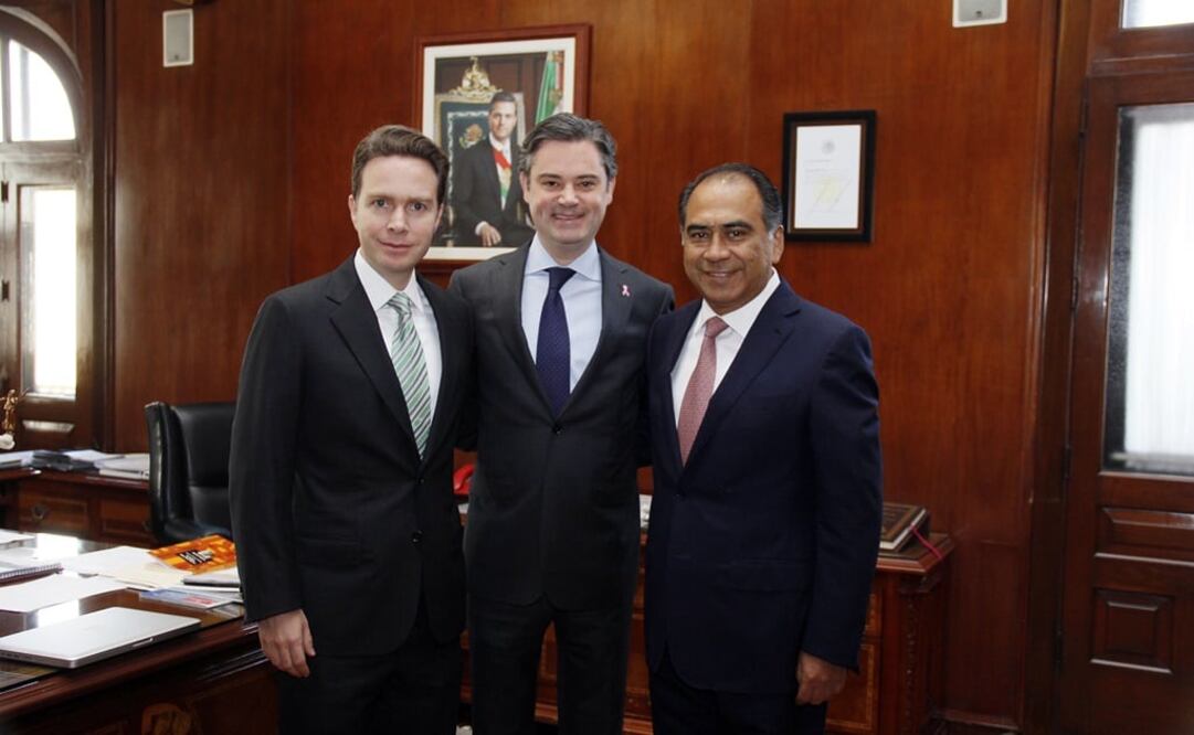 Nuño Mayer con los gobernadores de Chiapas, Manuel Velasco Coello; y el mandatario electo de Guerrero, Héctor Astudillo Flores. /Especial