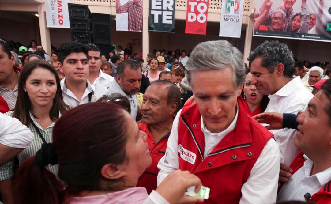 Alfredo del Mazo durante un evento de su gira. (Jorge Alvarado/ EL UNIVERSAL)