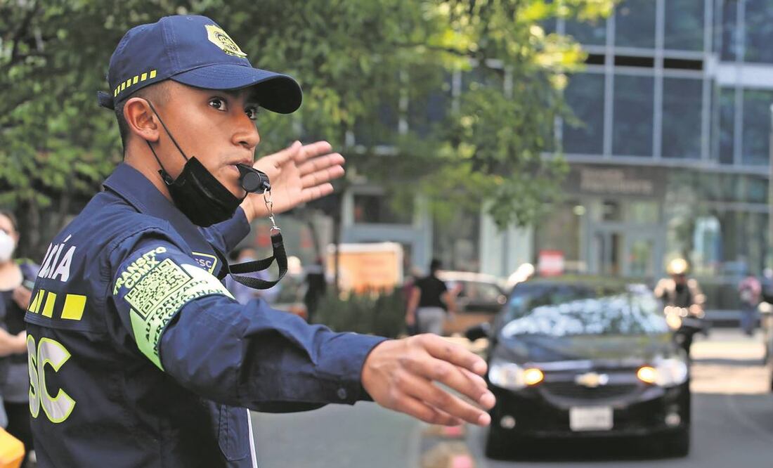 Dejar un auto mal estacionado también puede ser causa de una multa en CDMX. Foto: Berenice Fregoso EL UNIVERSAL