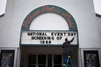 Vuelve "1984" a cines de EU en protesta por "hechos alternativos" de Trump