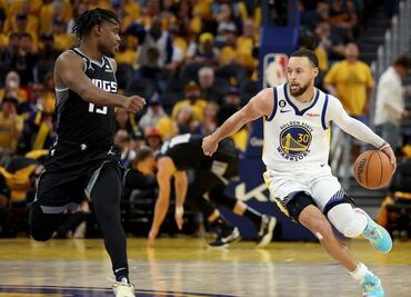 Steph Curry lidera a los Warriors en triunfo agónico sobre los Kings para igualar la serie
