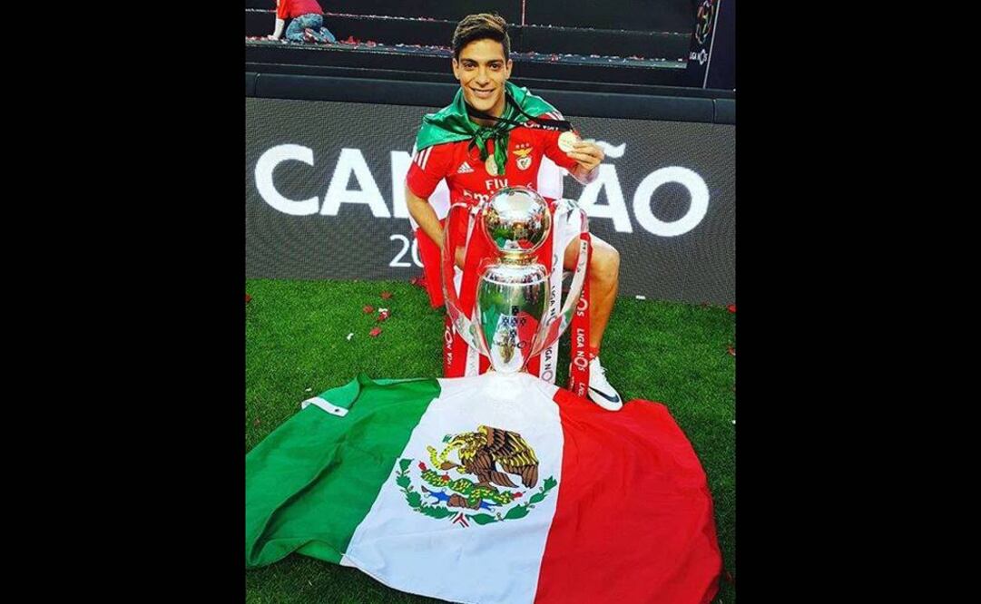 Facebook Raúl Jiménez 