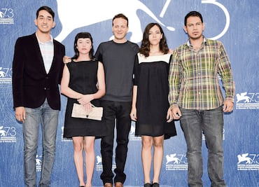 Aplauden y abuchean cinta de Escalante