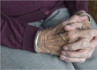 Roban identidad de adulto mayor de 92 años para retirar todos sus ahorros del banco