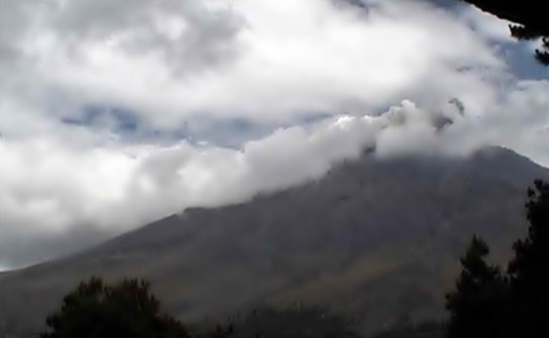 The Popocatépetl is shrouded by clouds. (Photo: Cenapred)