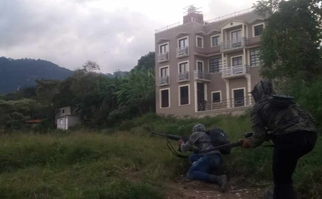 Este miércoles 4 de diciembre continúan las confrontaciones entre los grupos "Los Herrera" y "El Machete" en el municipio de Pantelhó. Foto: Especial