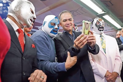 MAM vs. El Hijo del Santo en el Metro