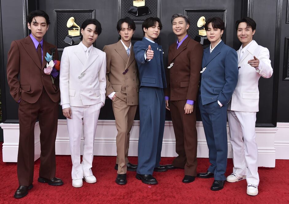 Integrantes del grupo BTS en la Entrega Anual de los Premios Grammy en Las Vegas el 3 de abril de 2022. Foto: AFP/ Angela Weiss