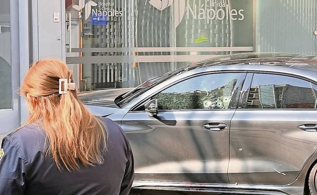 Sujetos a bordo de una moto dispararon en contra del conductor de un vehículo Audi, en la alcaldía BJ. Foto: Especial