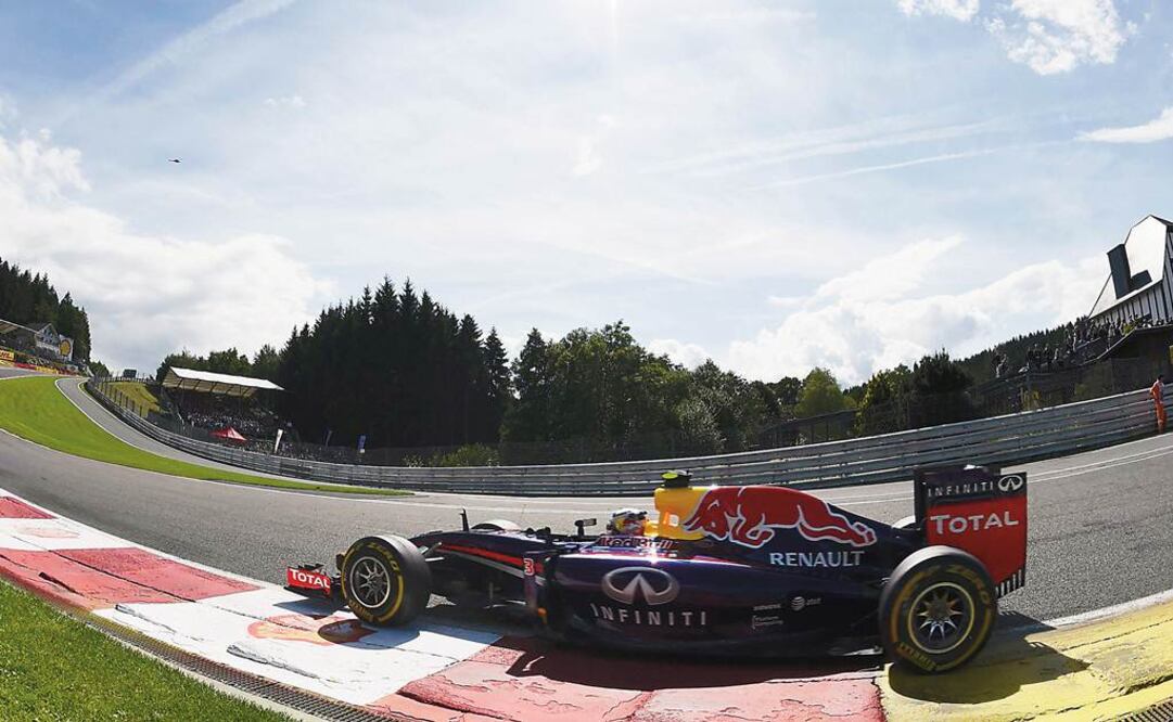 El australiano Daniel Ricciardo será uno de los pilotos de Red Bull que dará una probadita del poder de los autos fórmula alrededor de la Plaza de la Constitución