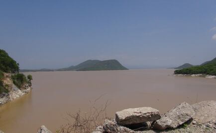 Evacuan embarcaciones en Huatulco por tormenta tropical "Calvin" 