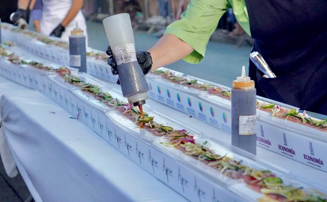 Mazatlán creo el sashimi más largo del mundo. Foto: cortesía