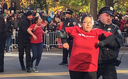 Detienen a dreamers durante desfile de Acción de Gracias en NY