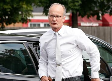 Zimbabue no procesará a dentista que cazó al león Cecil